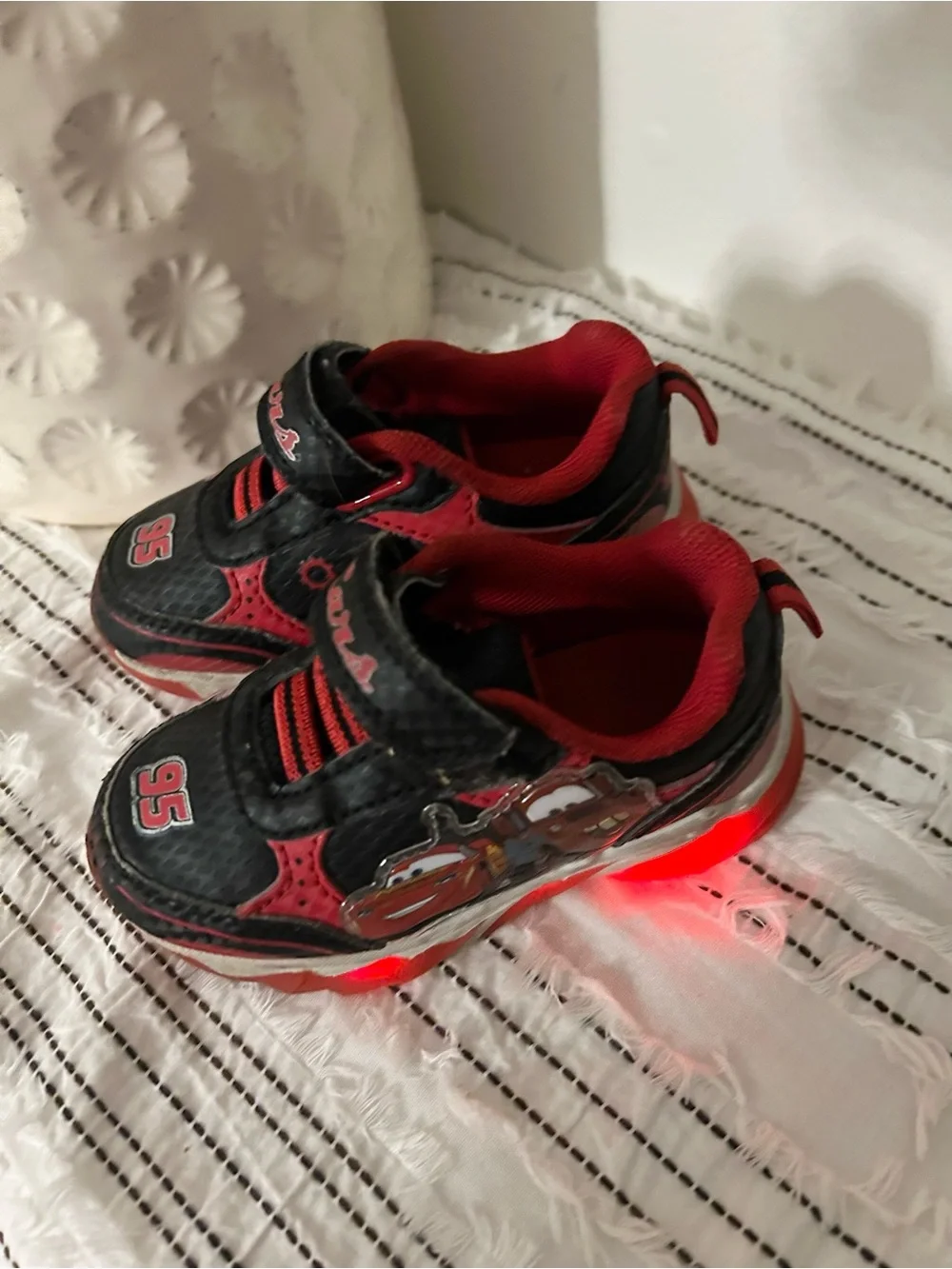 Disney Lightning McQueen Light Up Sneakers Black Red Kids Size 6